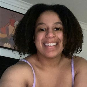 Meet your Posher, Olivia